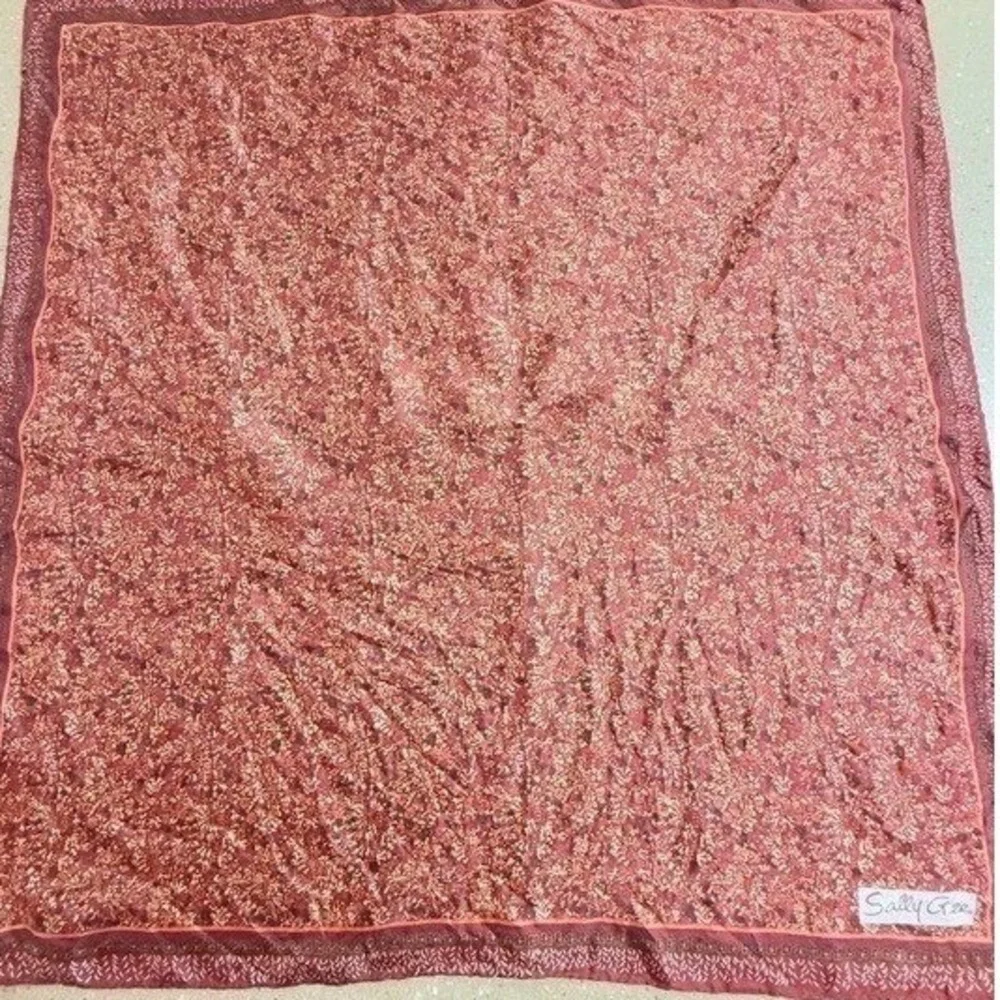 Sally Gee Square Scarf Red Orange Tan Floral Print Border Trim About 22-23‎ In